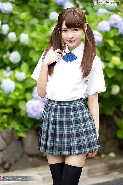 Cutie Japanese schoolgirl in..